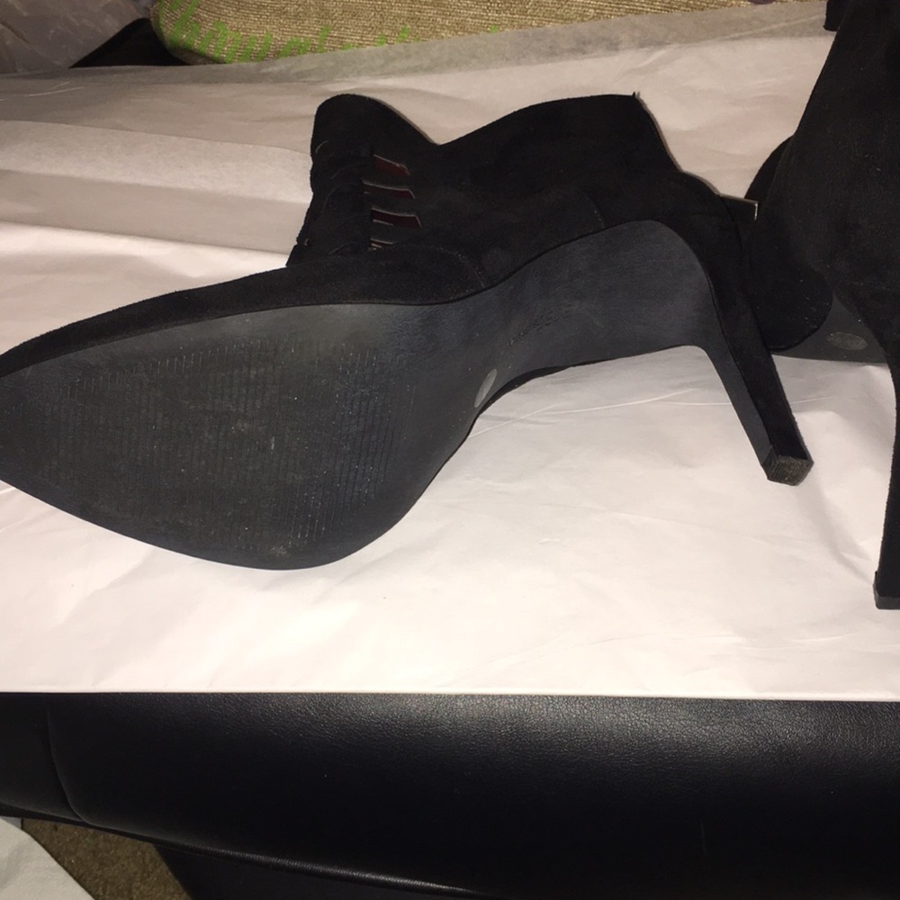 🔥Sale🔥Beautiful booties with squares/look laced. - Picture 4 of 5